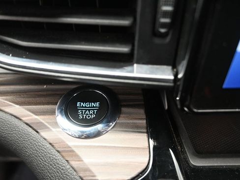 Used 2023 Ford Explorer Limited image 26