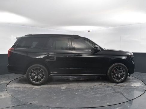 Used 2025 Ford Expedition Platinum w/ Stealth Performance Package image 11