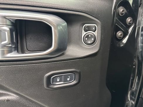 Used 2023 Jeep Wrangler Unlimited w/ Cold Weather Group AWD/4WD image 21