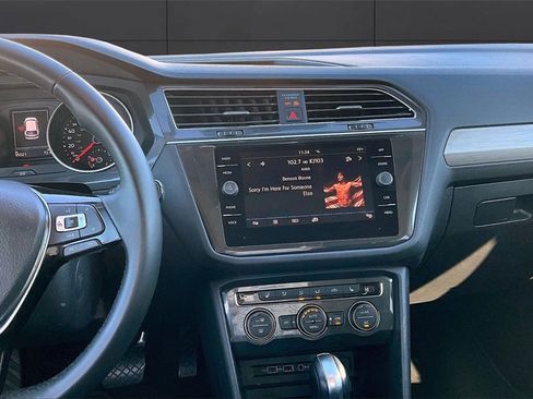 Used 2019 Volkswagen Tiguan SE image 3