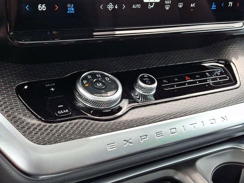 Certified 2025 Ford Expedition Max Platinum w/ Stealth Performance Package AWD/4WD image 19