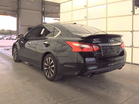 Used 2016 Nissan Altima 2.5 SL w/ 2.5 Technology Package FWD image 6
