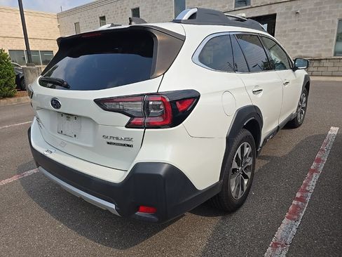 Used 2023 Subaru Outback Touring XT AWD/4WD image 8