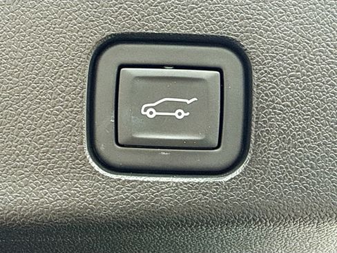 Used 2024 Chevrolet Traverse RS w/ LPO, Floor Liner Package AWD/4WD image 14