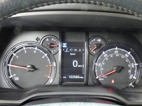 Used 2020 Toyota 4Runner SR5 AWD/4WD image 85