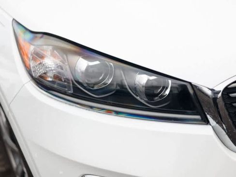Used 2019 Kia Sorento SX image 19