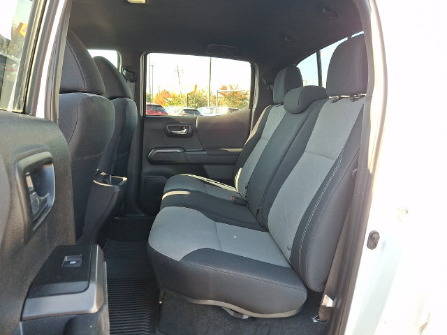 Used 2021 Toyota Tacoma TRD Off-Road w/ Technology Package AWD/4WD image 10