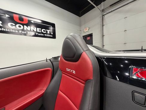 Used 2008 Saturn Sky Red Line RWD image 32