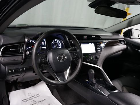 Used 2020 Toyota Camry LE FWD image 11