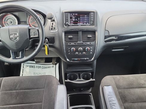 Used 2019 Dodge Grand Caravan SE FWD image 26