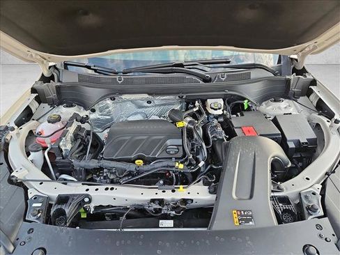 New 2026 Chevrolet Trax RS w/ Sunroof Package FWD image 16