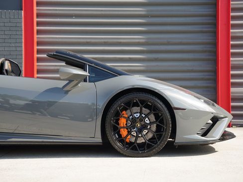 Used 2021 Lamborghini Huracan EVO RWD image 6