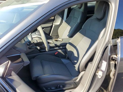 Certified 2025 Porsche Taycan 4S image 5