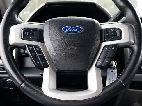 Used 2019 Ford F350 Lariat image 30