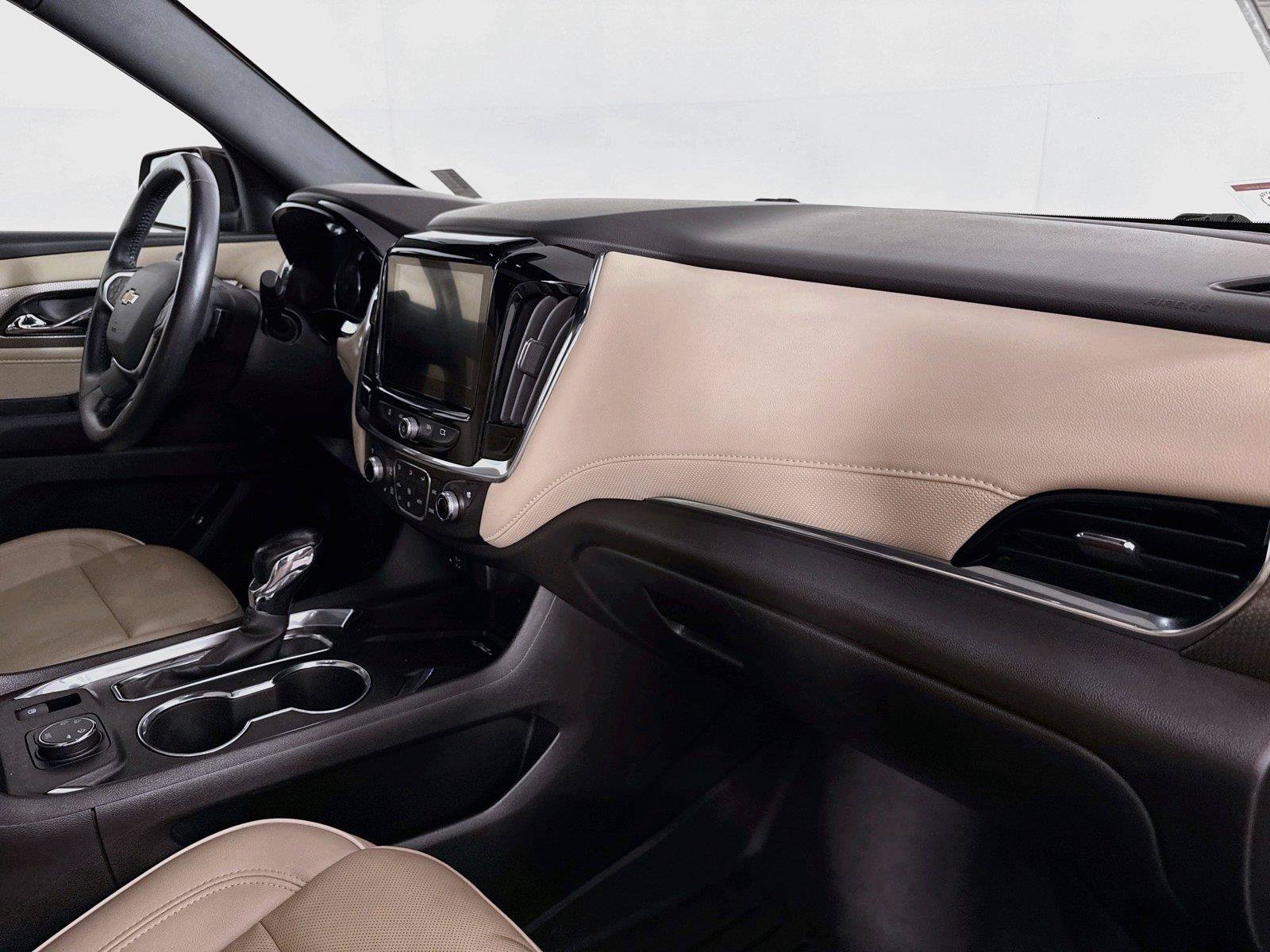 Used 2022 Chevrolet Traverse Premier AWD/4WD image 44