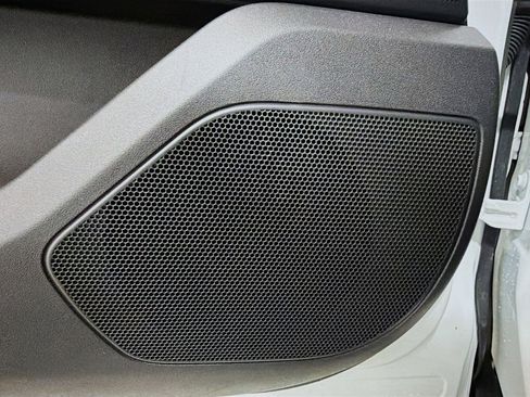 Used 2024 Land Rover Range Rover Velar Dynamic SE image 18