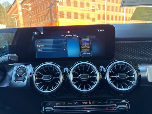 New 2026 Mercedes-Benz GLB 35 AMG 4MATIC image 34