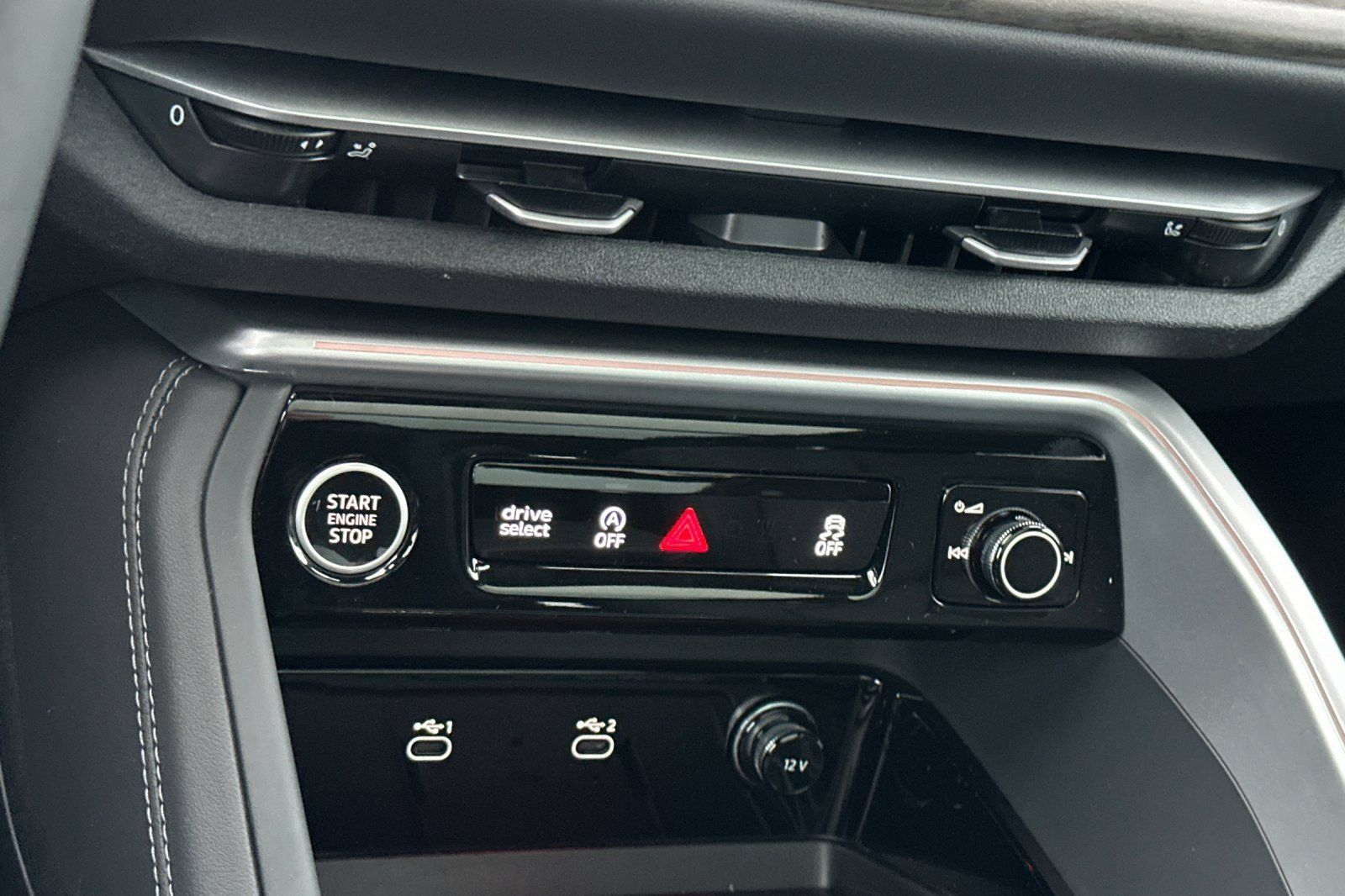 Used 2025 Audi Q5 Premium Plus w/ Premium Plus AWD/4WD image 20