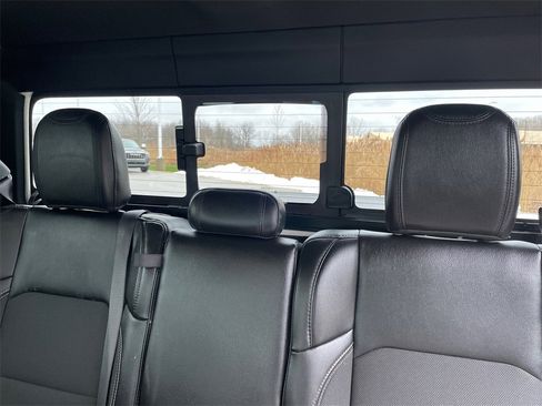 Used 2023 Jeep Gladiator Sport S image 35