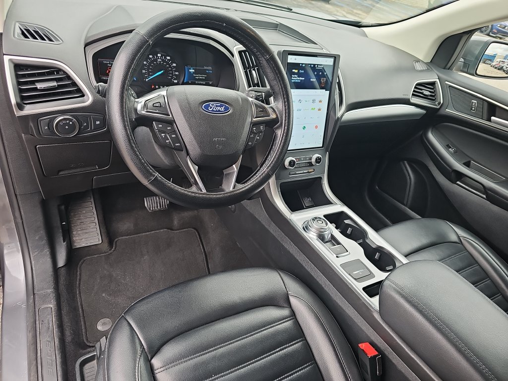 Used 2022 Ford Edge SEL AWD/4WD image 16