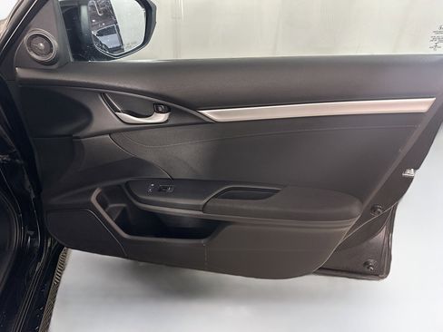 Used 2019 Honda Civic EX image 30