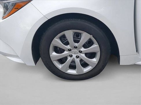 Certified 2025 Toyota Corolla LE image 22
