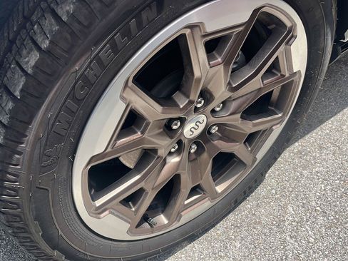 Used 2025 Ford Expedition King Ranch AWD/4WD image 4