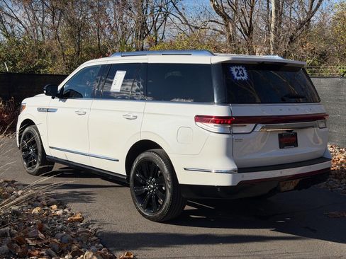 Certified 2023 Lincoln Navigator Reserve image 3