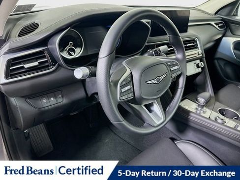 Used 2025 Genesis G70 2.5T image 11