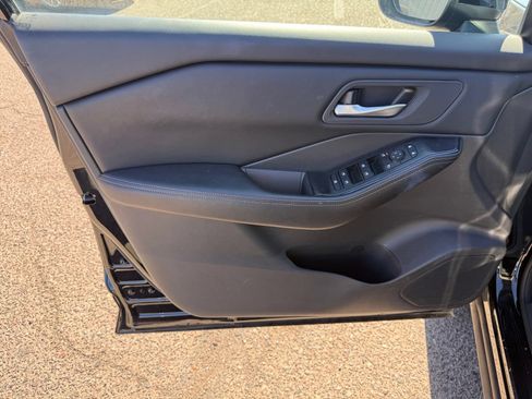 Certified 2025 Nissan Rogue SV FWD image 13