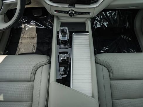 New 2026 Volvo XC60 B5 Ultra w/ Protection Package Premier AWD/4WD image 29