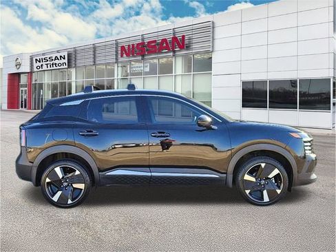 Certified 2025 Nissan Kicks SR image 8