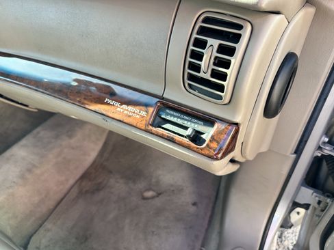 Used 1997 Buick Park Avenue image 28