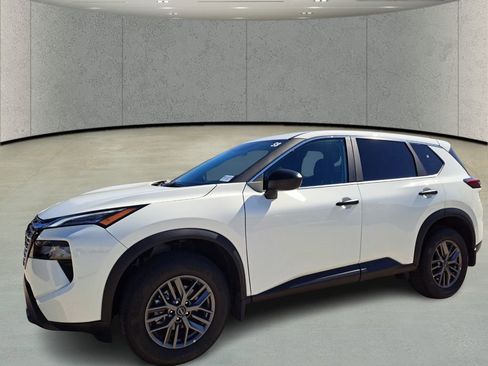 Certified 2026 Nissan Rogue S image 1