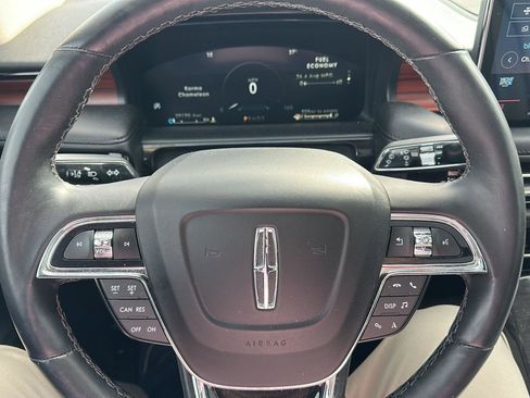 Certified 2023 Lincoln Nautilus Reserve w/ Luxury Package image 13