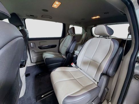 Used 2015 Kia Sedona SX FWD image 26