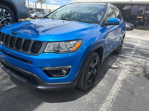 Used 2020 Jeep Compass Latitude FWD image 2