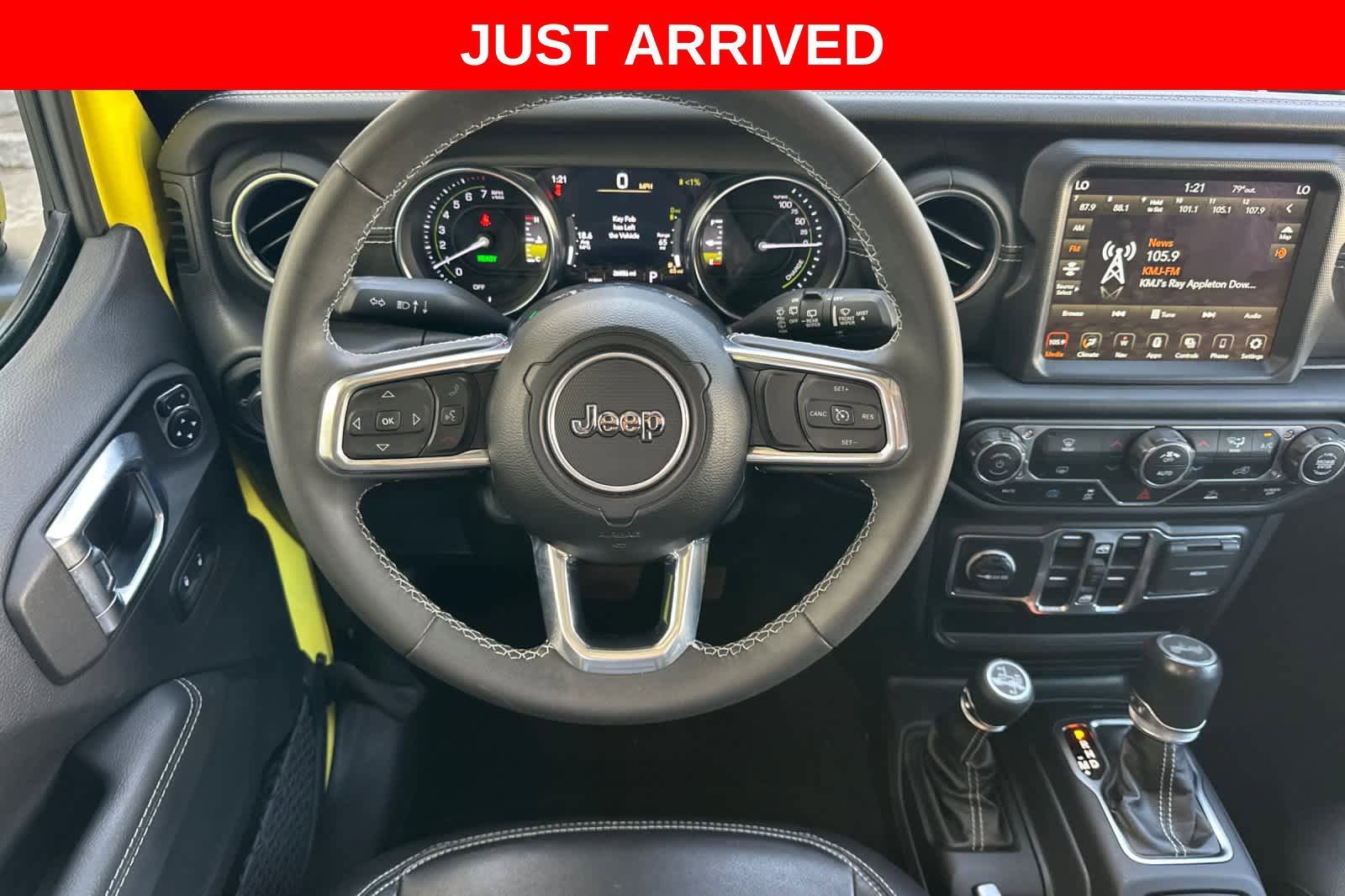 Used 2023 Jeep Wrangler Unlimited Sahara AWD/4WD image 15