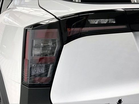 New 2026 Nissan Kicks SR w/ SR Premium Package image 17