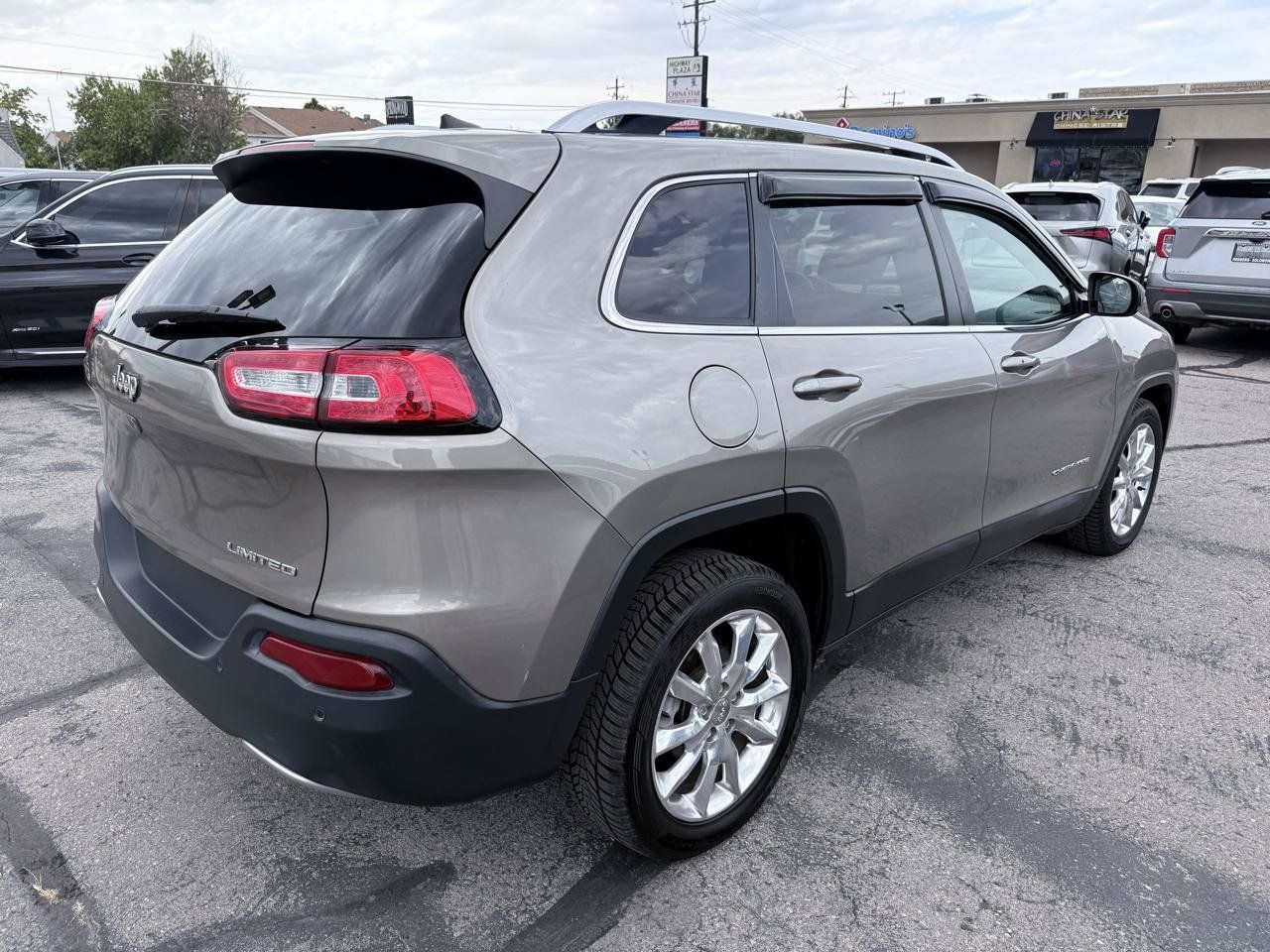 Used 2016 Jeep Cherokee Limited FWD image 5