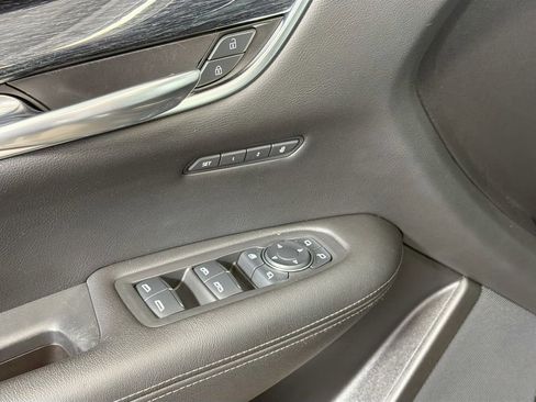 Used 2022 Cadillac XT5 Premium Luxury AWD/4WD image 19