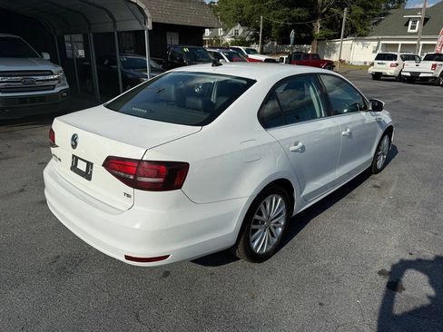 Used 2016 Volkswagen Jetta SEL FWD image 4