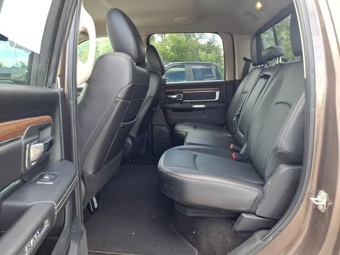 Used 2018 RAM 1500 Laramie AWD/4WD image 10