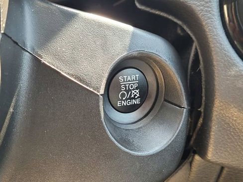 Used 2019 Jeep Compass Limited FWD image 18