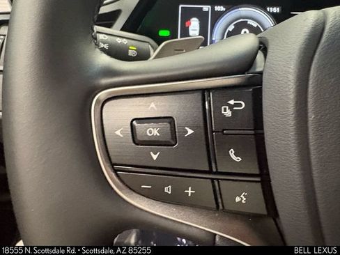 Used 2025 Lexus ES 300h w/ Premium Package FWD image 19