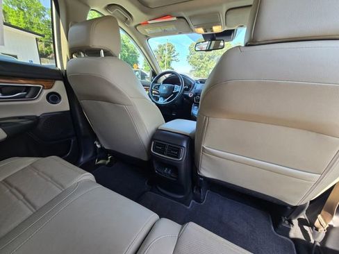 Used 2019 Honda CR-V Touring image 18