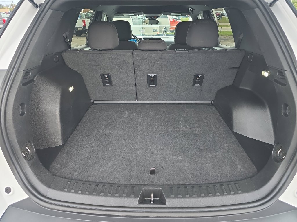 Used 2025 Chevrolet Equinox LT FWD image 13