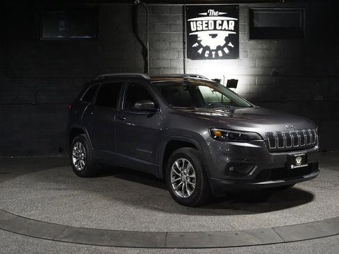 Used 2019 Jeep Cherokee Latitude Plus w/ Cold Weather Group AWD/4WD image 8