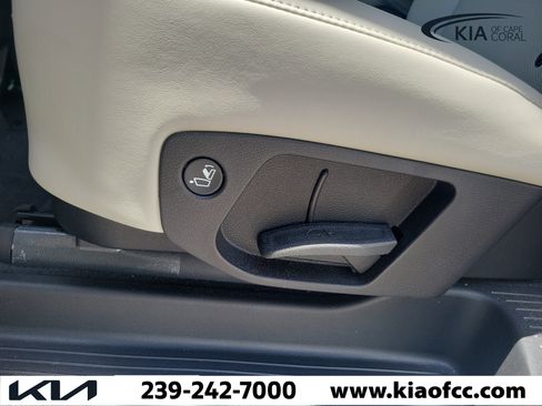Used 2025 Kia Telluride S FWD image 14