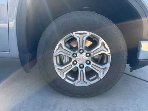 Used 2024 GMC Sierra 1500 SLE AWD/4WD image 8